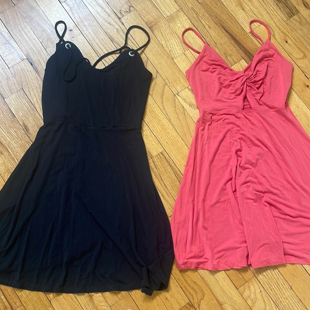 2/40$ Cute cotton dresses - coral and black